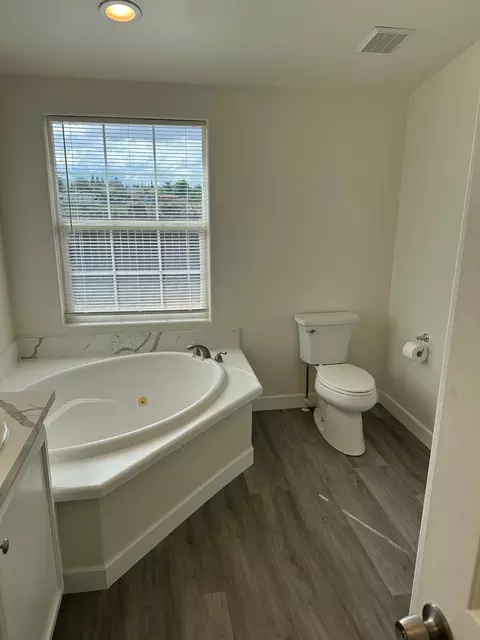 Bath - 28237 S Macarthur Dr, Tracy, CA 95377 photo 7 of 9