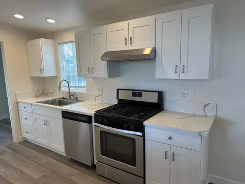 Kitchen - 28237 S Macarthur Dr, Tracy, CA 95377 photo 5 of 5