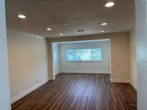 Living - 28237 S Macarthur Dr, Tracy, CA 95377 photo 2 of 5