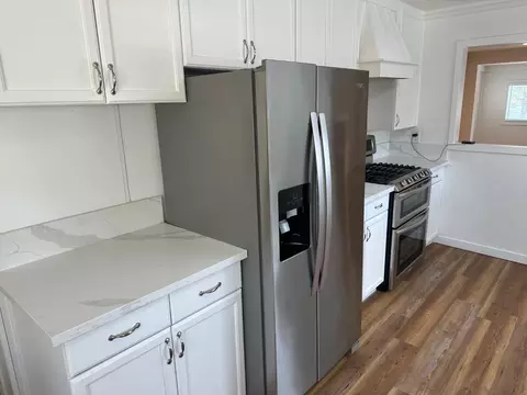 Kitchen - 28237 S Macarthur Dr, Tracy, CA 95377 photo 3 of 5