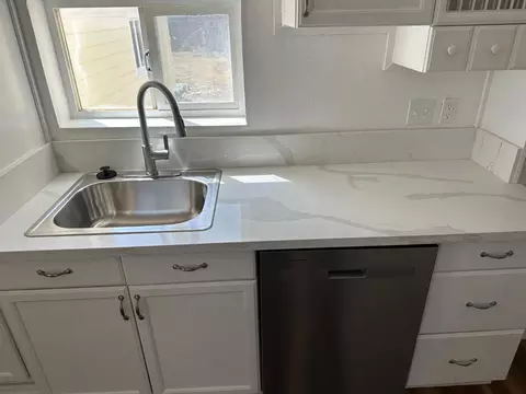 Kitchen - 28237 S Macarthur Dr, Tracy, CA 95377 photo 2 of 5
