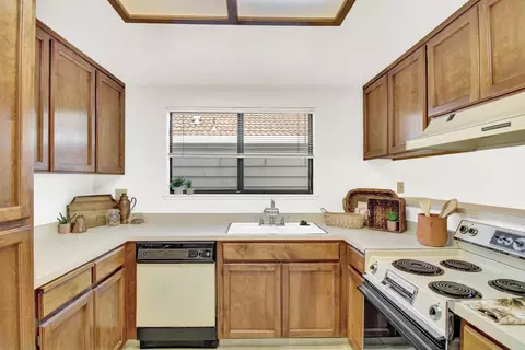 Kitchen - 2204 Camborne Dr, Modesto, CA 95356 photo 1 of 4
