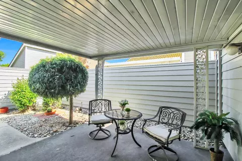 Exterior - 2204 Camborne Dr, Modesto, CA 95356 photo 4 of 6