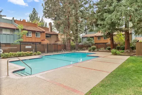 Exterior - 2129 Bella Casa St, Davis, CA 95616 photo 9 of 10
