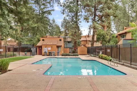 Exterior - 2129 Bella Casa St, Davis, CA 95616 photo 7 of 10