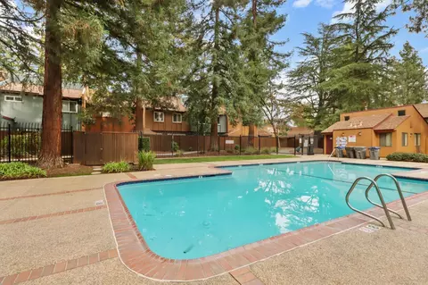Exterior - 2129 Bella Casa St, Davis, CA 95616 photo 8 of 10