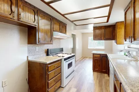 Kitchen - 1909 10th Ave, Olivehurst, CA 95961 photo 2 of 4