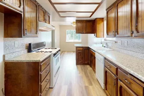 Kitchen - 1909 10th Ave, Olivehurst, CA 95961 photo 4 of 4
