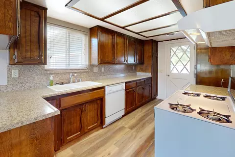 Kitchen - 1909 10th Ave, Olivehurst, CA 95961 photo 1 of 4