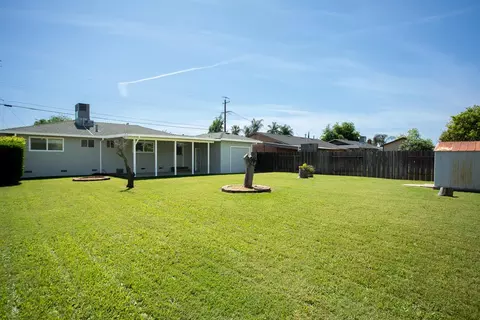 Exterior - 1909 10th Ave, Olivehurst, CA 95961 photo 5 of 7