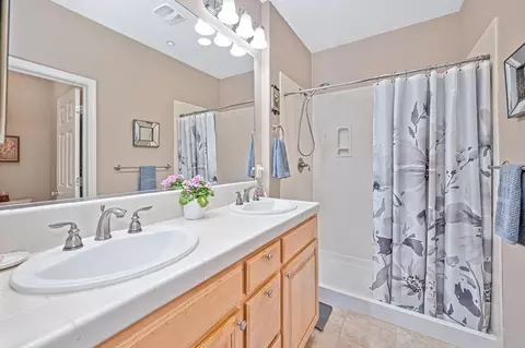 Bath - 2603 Las Palomas Loop, Lincoln, CA 95648 photo 2 of 3