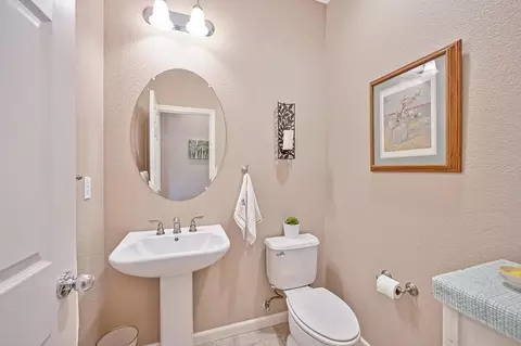 Bath - 2603 Las Palomas Loop, Lincoln, CA 95648 photo 3 of 3