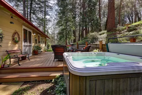 Exterior - 409 Live Oak Rd, Colfax, CA 95713 photo 12 of 29