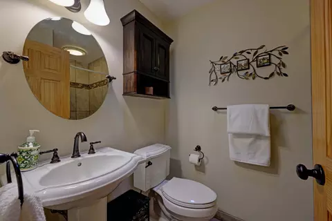 Bath - 409 Live Oak Rd, Colfax, CA 95713 photo 3 of 4