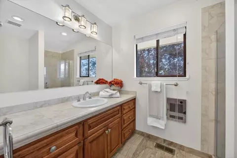 Bath - 5560 Ralston Way, Placerville, CA 95667 photo 3 of 6