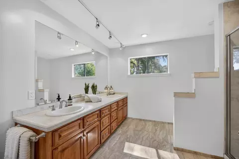 Bath - 5560 Ralston Way, Placerville, CA 95667 photo 4 of 6