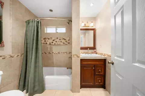 Bath - 9475 Alta Mesa Rd, Wilton, CA 95693 photo 3 of 3