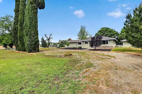 Exterior - 3276 E Olive Ave, Merced, CA 95340 photo 3 of 19