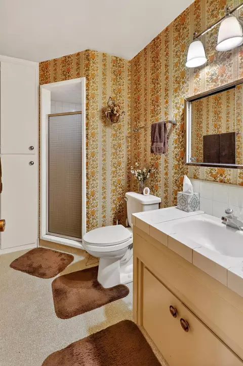 Bath - 3276 E Olive Ave, Merced, CA 95340 photo 3 of 4