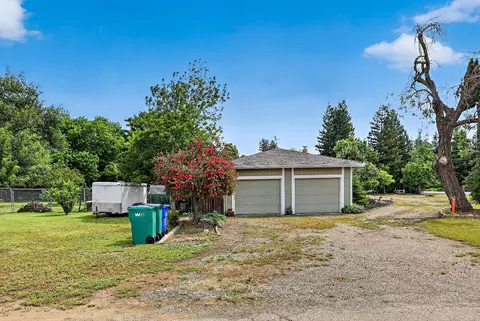 Exterior - 3276 E Olive Ave, Merced, CA 95340 photo 4 of 19