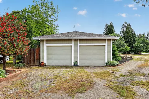 Exterior - 3276 E Olive Ave, Merced, CA 95340 photo 7 of 19