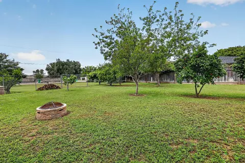 Exterior - 3276 E Olive Ave, Merced, CA 95340 photo 14 of 19