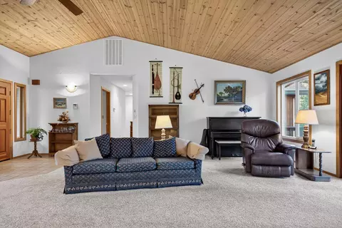 Living - 999 Grizzly Way, Arnold, CA 95223 photo 4 of 4