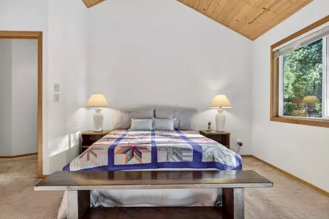 Bedroom - 999 Grizzly Way, Arnold, CA 95223 photo 5 of 6