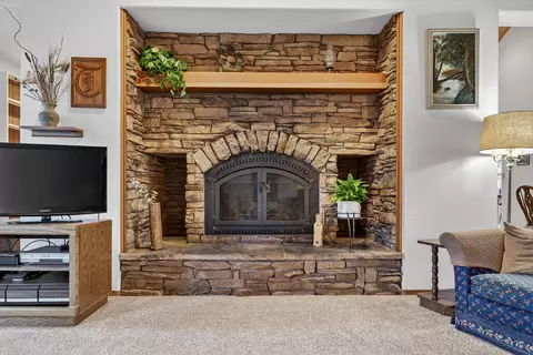Living - 999 Grizzly Way, Arnold, CA 95223 photo 3 of 4