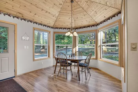 Dining - 999 Grizzly Way, Arnold, CA 95223 photo 2 of 3