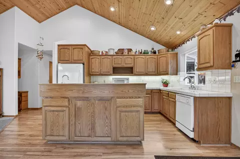 Kitchen - 999 Grizzly Way, Arnold, CA 95223 photo 1 of 5