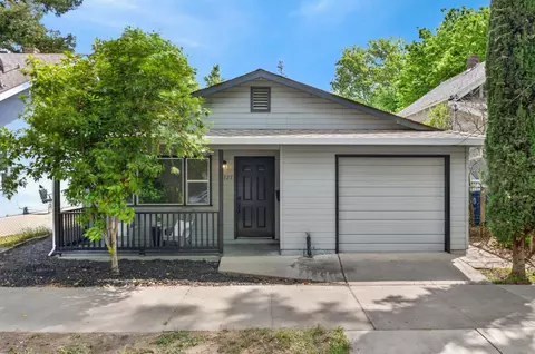 327 22nd St, Sacramento, CA 95816