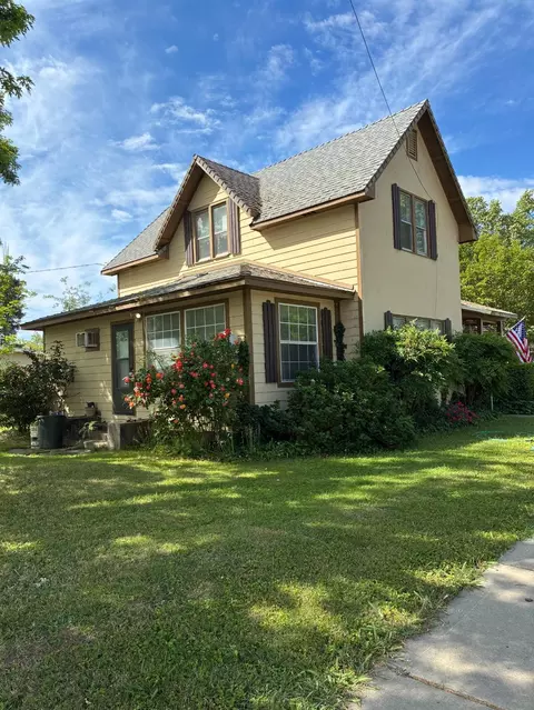 Exterior - 533 B St, Biggs, CA 95917 photo 6 of 8