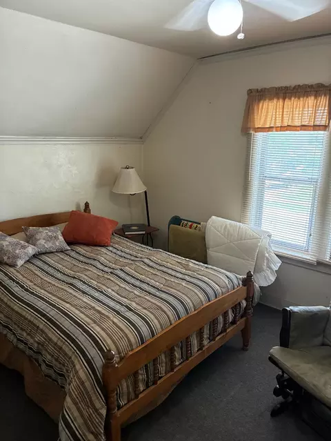 Bedroom - 533 B St, Biggs, CA 95917 photo 6 of 7