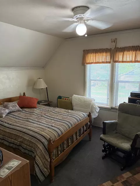 Bedroom - 533 B St, Biggs, CA 95917 photo 5 of 7