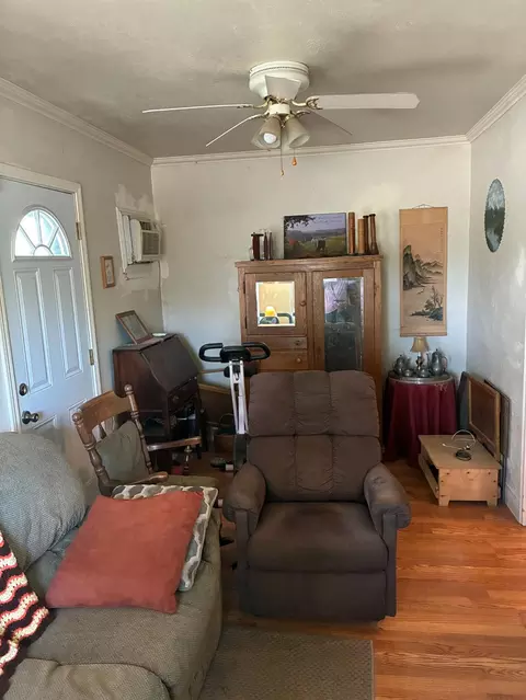 Living - 533 B St, Biggs, CA 95917 photo 5 of 5