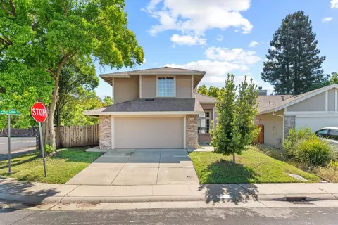 5566 Coral Creek Way, Elk Grove, CA 95758