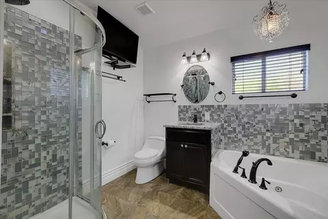 Bath - 5078 Western Ave, Olivehurst, CA 95961 photo 2 of 8