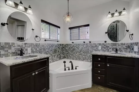 Bath - 5078 Western Ave, Olivehurst, CA 95961 photo 4 of 8