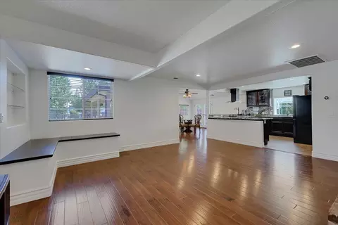 Living - 5078 Western Ave, Olivehurst, CA 95961 photo 4 of 8