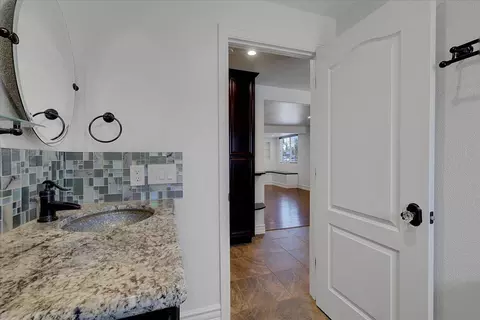 Bath - 5078 Western Ave, Olivehurst, CA 95961 photo 8 of 8