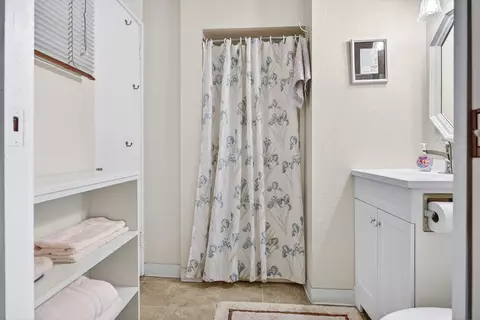 Bath - 1224 Moran Rd, Arnold, CA 95223 photo 3 of 4