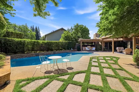 1911 Black Slate Ct, Gold River, CA 95670