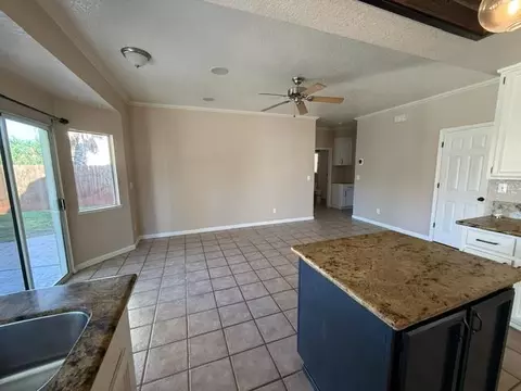 Living - 877 Bateman Way, Galt, CA 95632 photo 2 of 3