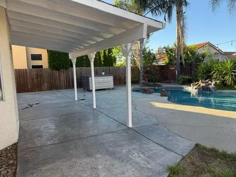 Exterior - 877 Bateman Way, Galt, CA 95632 photo 5 of 8