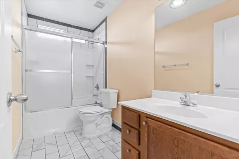 Bath - 9410 Rose Ct, Live Oak, CA 95953 photo 3 of 8