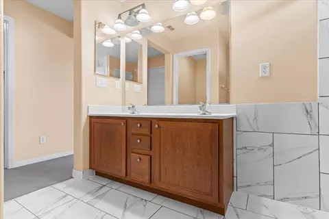 Bath - 9410 Rose Ct, Live Oak, CA 95953 photo 8 of 8
