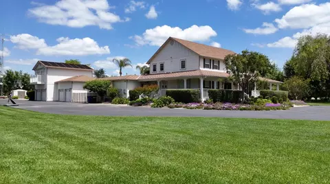 Exterior - 1415 St Francis Ave, Modesto, CA 95356 photo 4 of 10