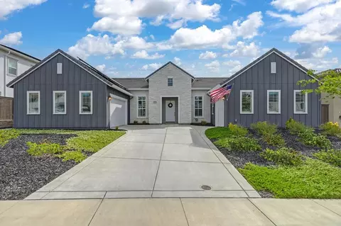 704 Golden Acorn Ct, Rocklin, CA 95765