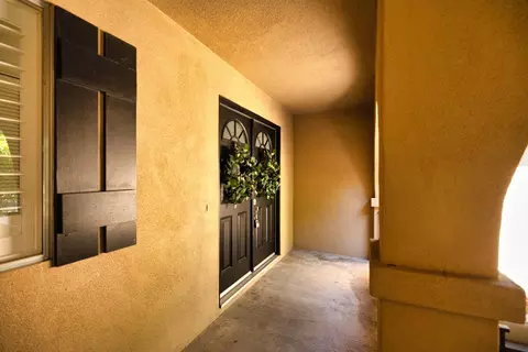 Entry Way - 2613 S Surrey Ave, Modesto, CA 95355 photo 1 of 7